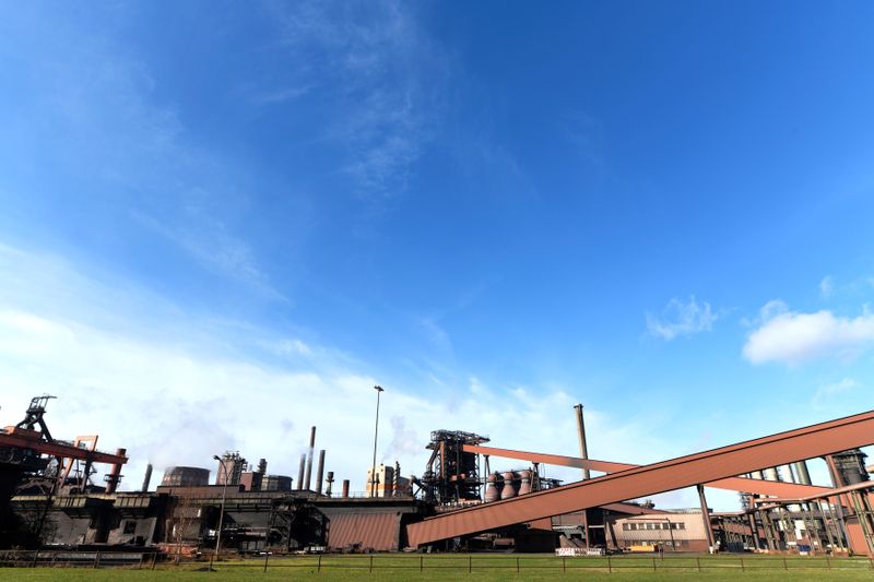 ARCHIV: Gesamtansicht des Werks des deutschen Stahlunternehmens Salzgitter AG in Salzgitter, Deutschland