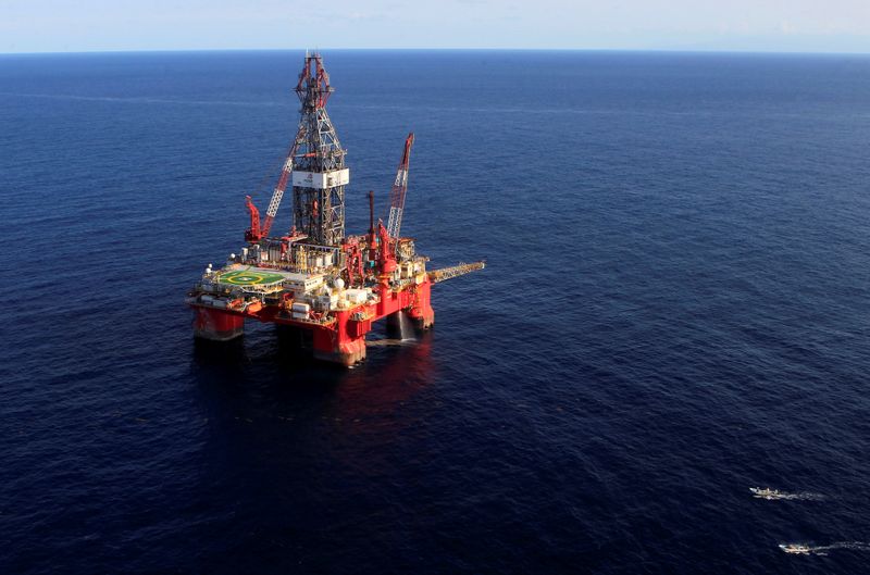 Imagen de archivo de la plataforma petrolera en aguas profundas Centenario, en el Golfo de México, frente a las costas de Veracruz, México.