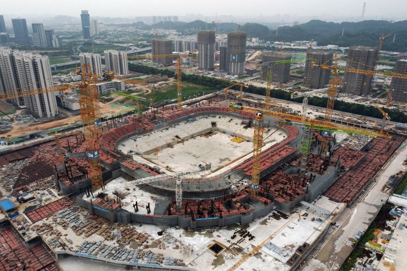 FOTO DE ARCHIVO: Vista aérea del estadio de fútbol en construcción del equipo Guangzhou Evergrande en Guangzhou