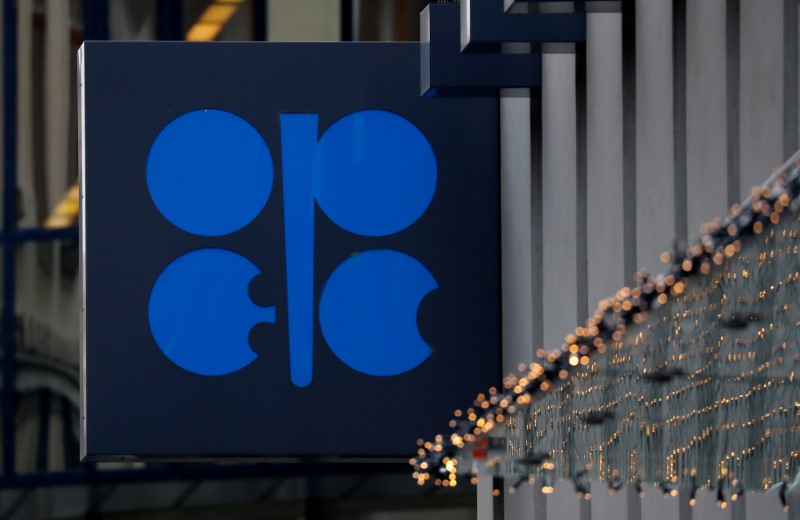 Imagen de archivo del logo de la Organización de Países Exportadores de Petróleo (OPEP) afuera de la sede de la organización de cara a una reunión de productores del grupo y externos en Viena