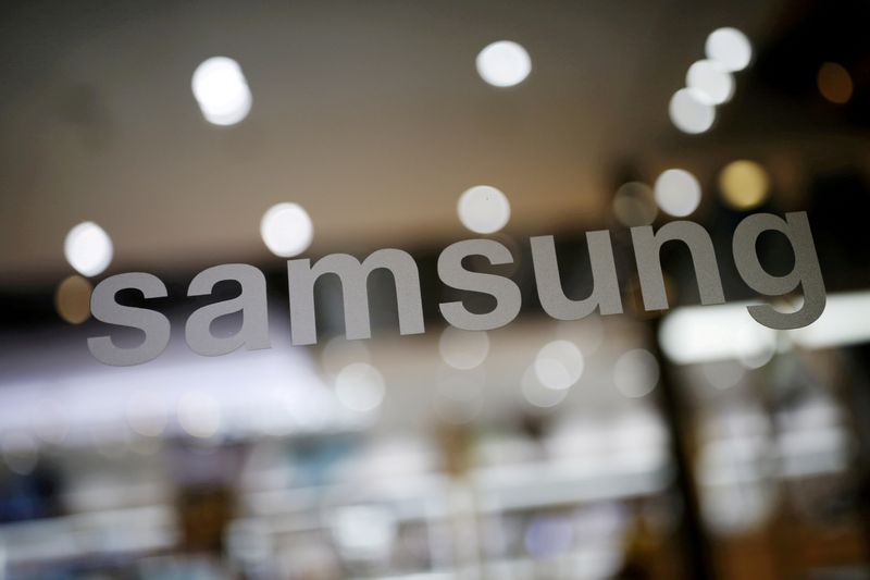 FILE PHOTO: The logo of Samsung Electronic is seen at its headquarters in Seoul