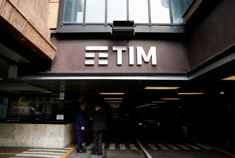 L’italiana TIM si prepara a vendere una quota di minoranza nella sua attività di servizi – fonti