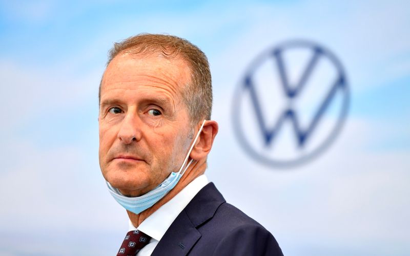 ARCHIV: Volkswagen-Chef Herbert Diess bei seinem Besuch im Elektroauto-Werk von Volkswagen in Zwickau, Deutschland, 23. Juni 2021. REUTERS/Matthias Rietschel