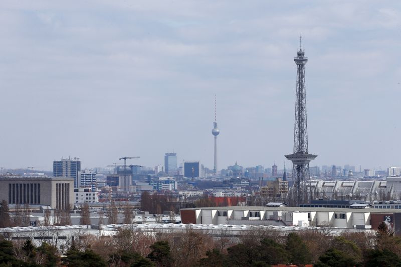 ARCHIV: Die Berliner Skyline in Berlin, Deutschland, 1. April 2020. REUTERS/Michele Tantussi