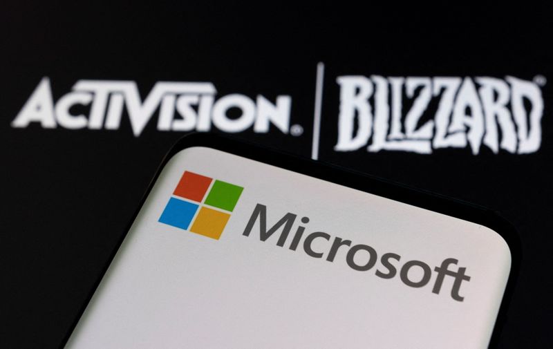 ARCHIV: Illustration mit den Logos von Microsoft und Activision Blizzard