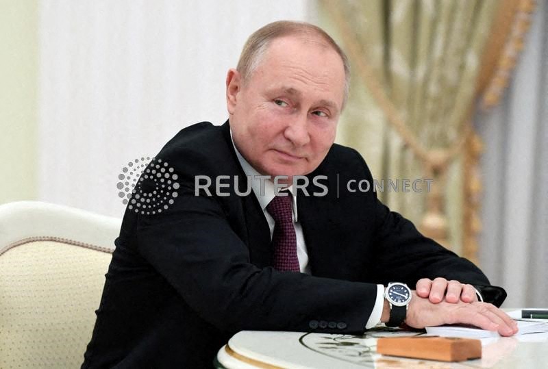 Il presidente russo Vladimir Putin partecipa a un incontro con il suo omologo iraniano Ebrahim Raisi a Mosca
