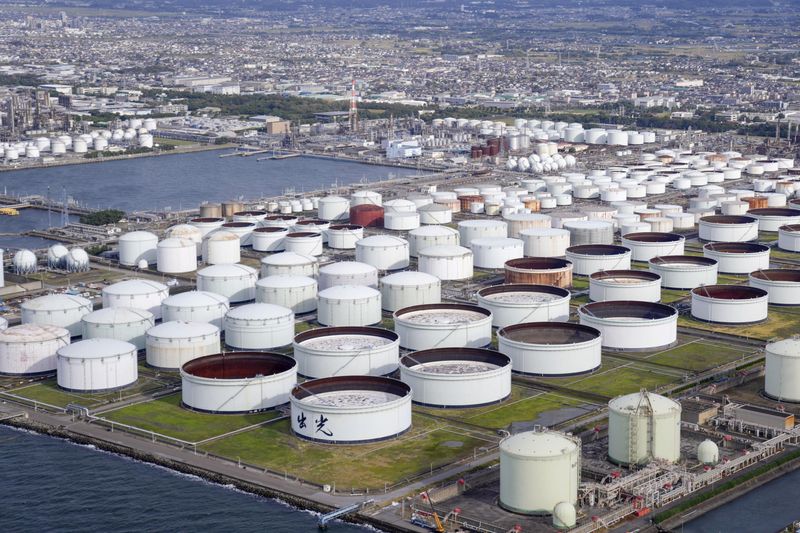 FILE PHOTO: An aerial view shows an oil factory of Idemitsu Kosan Co. in Ichihara