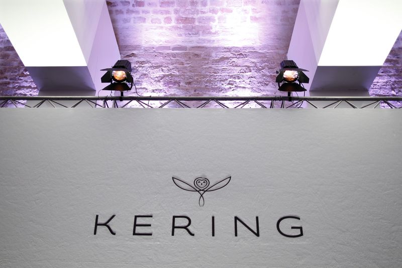 ARCHIV: Kering-Logo in Paris, Frankreich, 19. Februar 2016. REUTERS/Charles Platiau