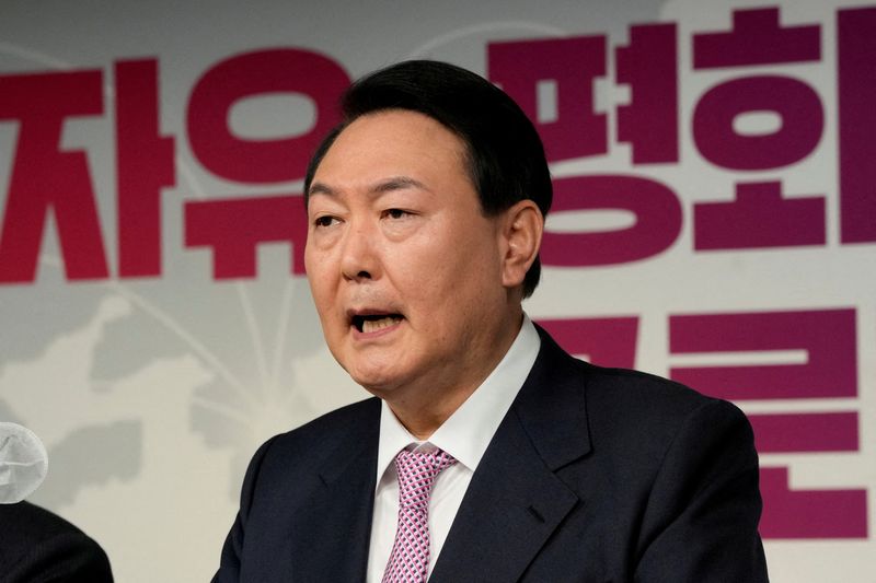 El principal candidato conservador a la presidencia de Corea del Sur, Yoon  Suk-yeol, se pronuncia sobre los problemas