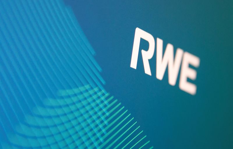 FILE PHOTO: RWE logo is seen in this illustration