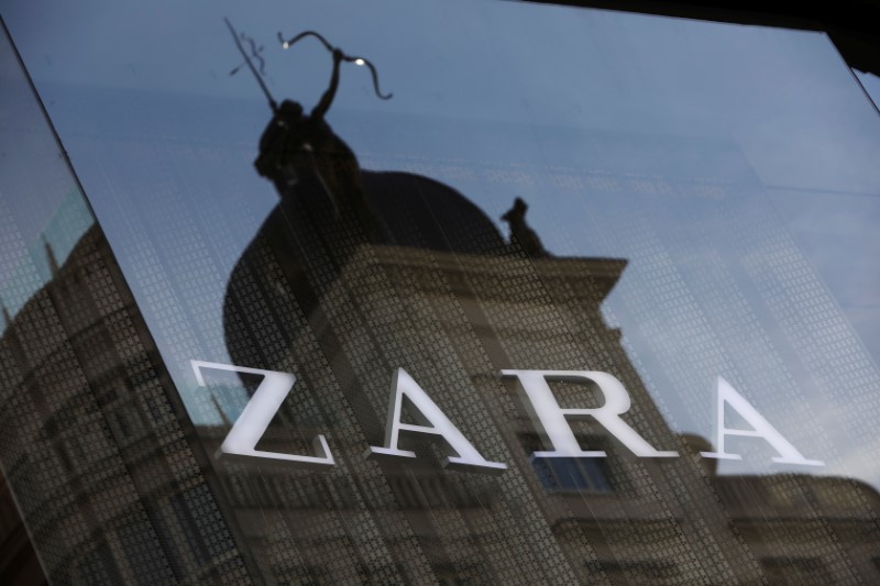 ARCHIV: Logo der Marke Zara in einem Geschäft der Inditex-Tochter im Zentrum von Madrid, Spanien, 13. Dezember 2017. REUTERS/Susana Vera