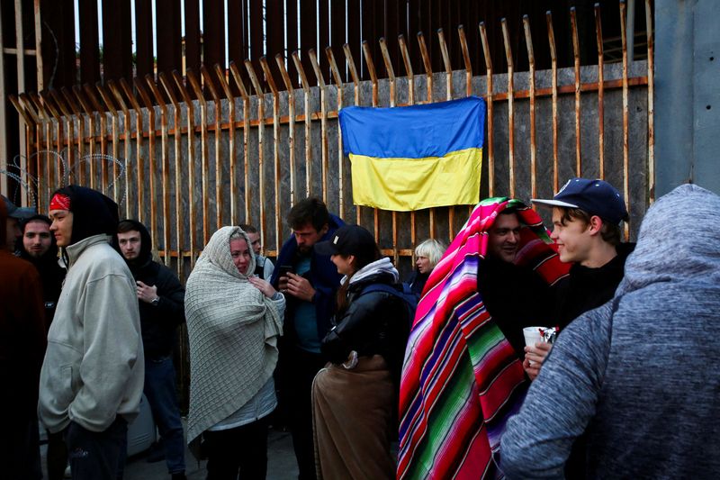 El campamento ucraniano en la frontera entre Estados Unidos y México se expande a medida que llegan nuevos refugiados.