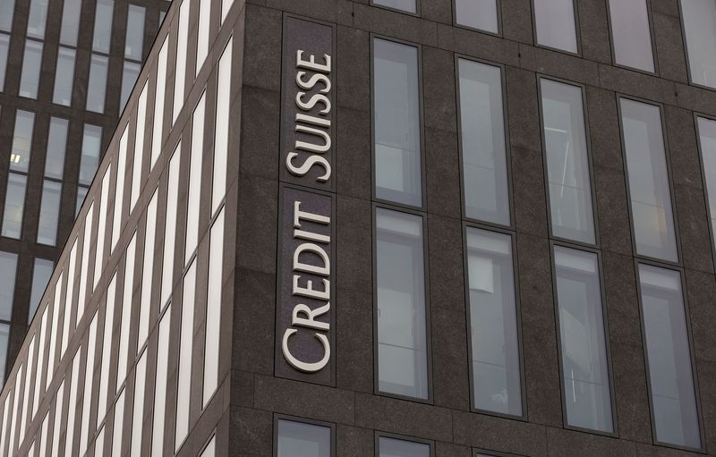 ARCHIV: Das Logo der Schweizer Bank Credit Suisse auf einem Bürogebäude in Zürich, Schweiz, 9. Mai 2014. REUTERS/Arnd Wiegmann