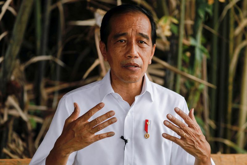 FILE PHOTO: Indonesian president likely to weather fuel price rise uproar, analysts say
