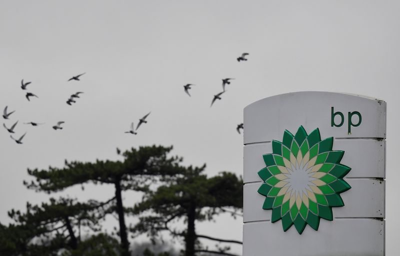 ARCHIV: Logo von BP (British Petroleum) an einer Tankstelle in der Nähe von Brighton, Großbritannien