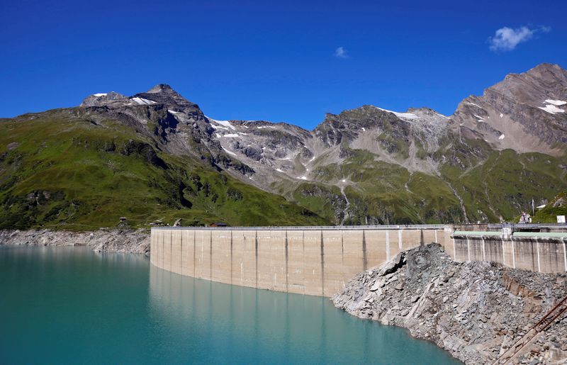 FOTO DE ARCHIVO. El embalse de agua de Mooserboden, del productor hidroeléctrico austriaco Verbund, cerca de Kaprun, Austria