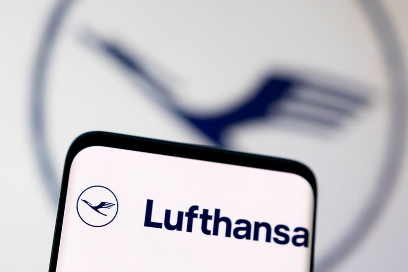 Il logo Lufthansa su uno smartphone