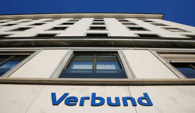 ARCHIV: Das Logo von Verbund in Wien, Österreich, 8. März 2017. REUTERS/Leonhard Foeger