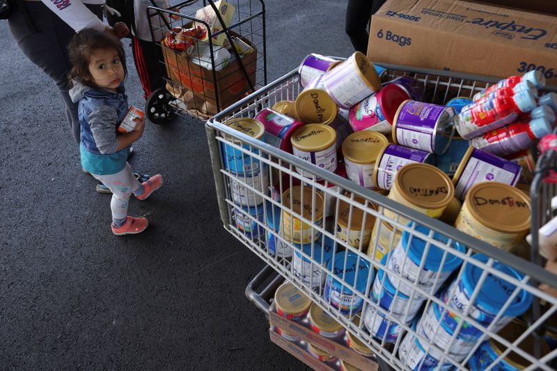 La Colaborativa's food pantry distributes baby formula in Chelsea