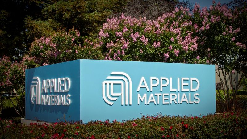 ARCHIV: Foto des neuen Firmenschilds von Applied Materials in Santa Clara, Kalifornien, USA
