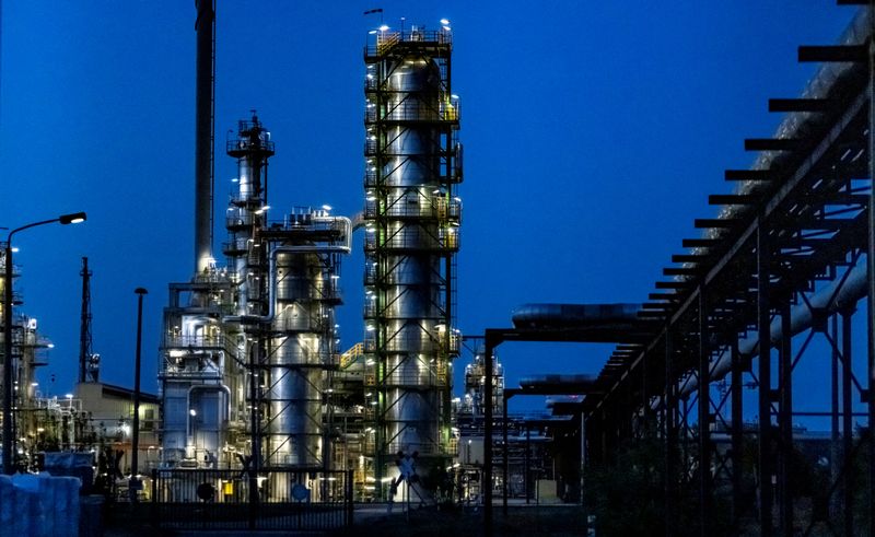 ARCHIV: Industrieanlagen der Erdölraffinerie PCK, Schwedt/Oder, Deutschland