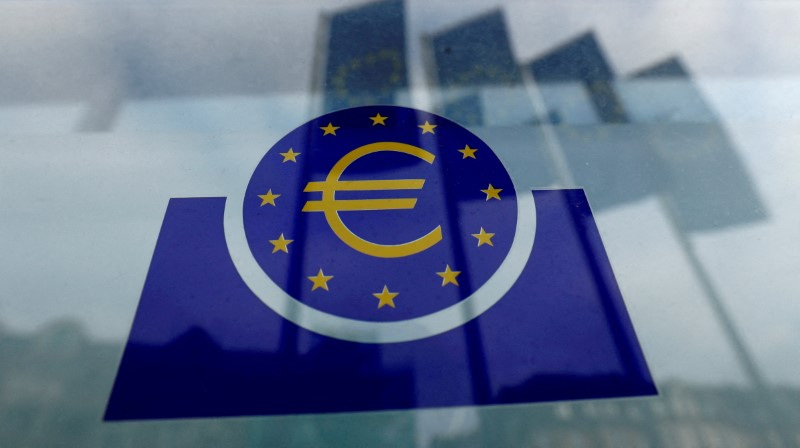 Il logo della Bce a Francoforte, in Germania