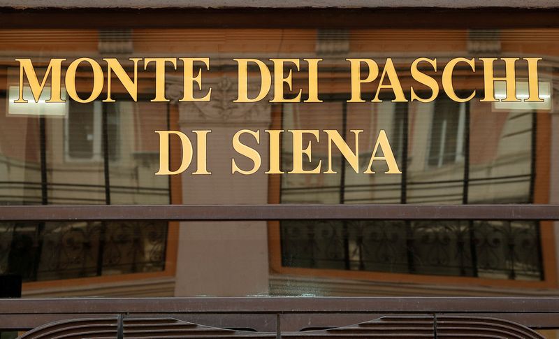 ARCHIV: Das Logo der Bank Monte dei Paschi abgebildet auf einem Fenster in Rom, Italien, 30. September 2018. REUTERS/Alessandro Bianchi