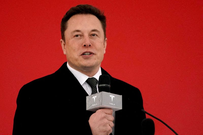El consejero delegado de Tesla, Elon Musk, asiste a la ceremonia de colocación de la primera piedra de la Gigafábrica de Tesla en Shanghái