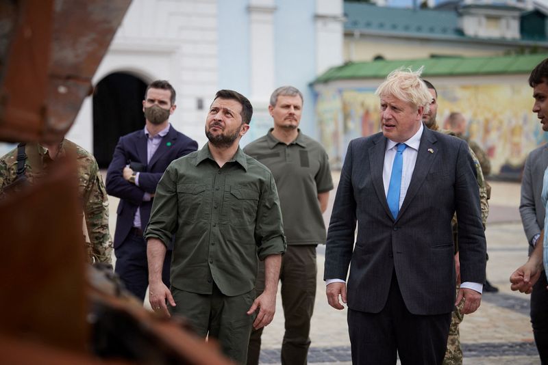 Hvordan Boris Johnson hjalp Ukraina med sine våpenkjøp