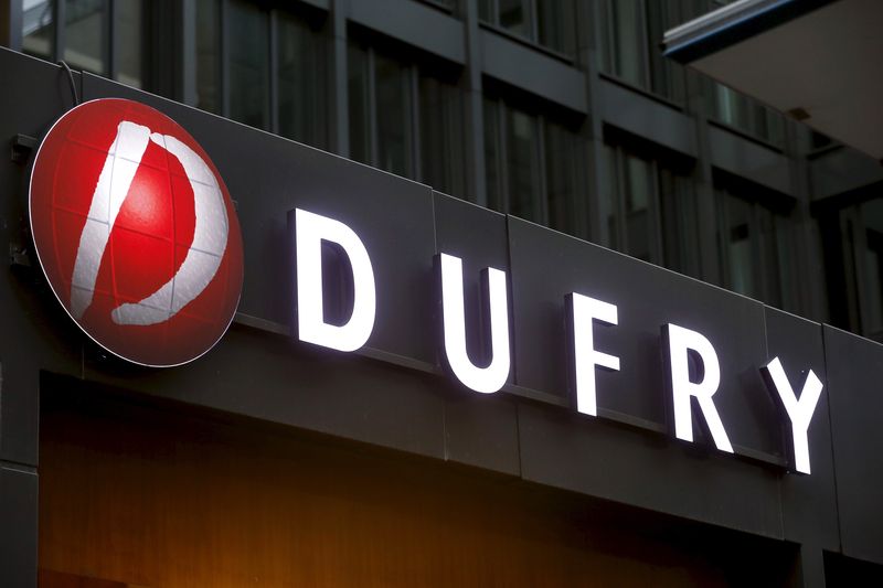  Il logo Swiss Dufry presso la sede di Basilea