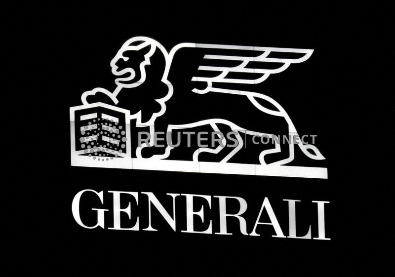 Il logo Generali presso la sede dell'azienda a Milano