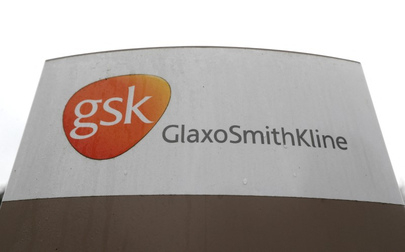 ARCHIV: Das Logo von GlaxoSmithKline (GSK) in Stevenage, Großbritannien, 26. November 2019. REUTERS/Peter Nicholls
