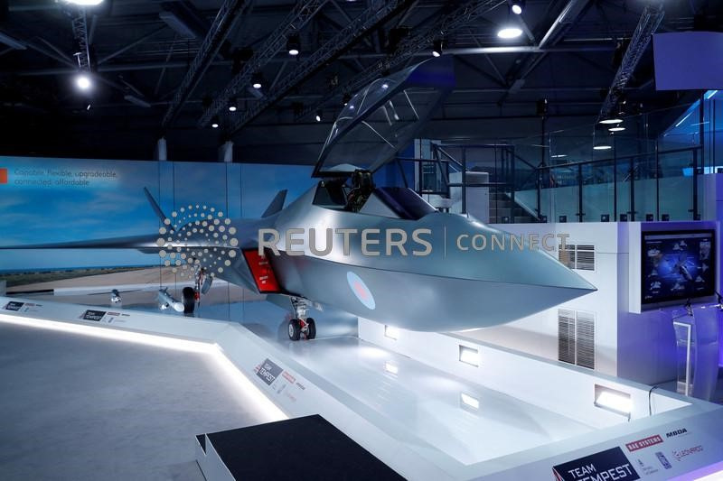 Un modello di un nuovo jet da combattimento, chiamato 'Tempest' al Farnborough Airshow, a Farnborough