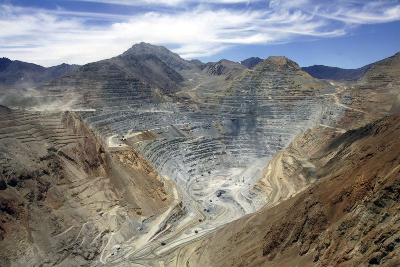 FOTO DE ARCHIVO: Vista de la mina Los Pelambres, cerca de la ciudad de Los Caimanes