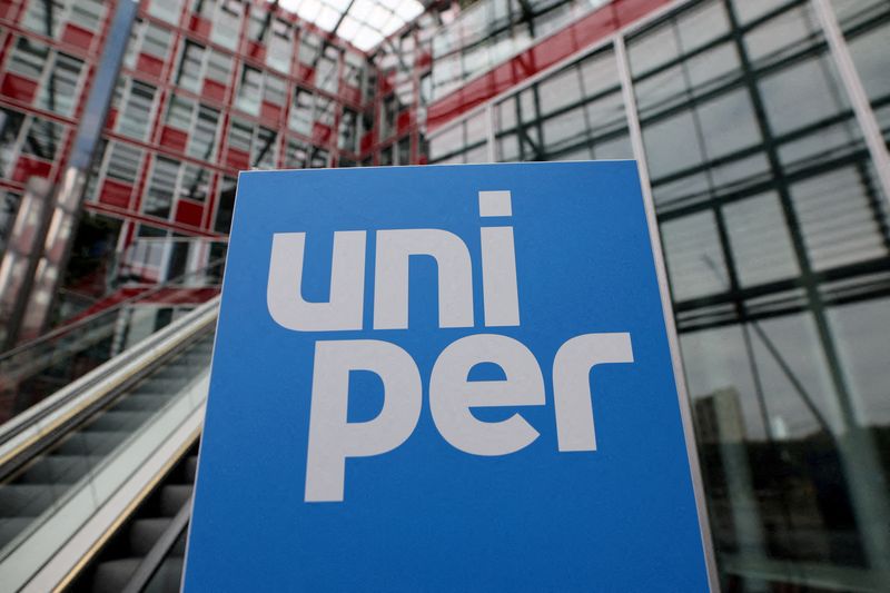 FILE PHOTO: FILE PHOTO: The Uniper logo is seen in front of the utility's firm headquarters in Duesseldorf
