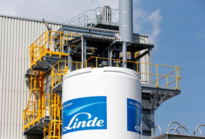 FILE PHOTO: Linde Group logo is seen at company building in Munich