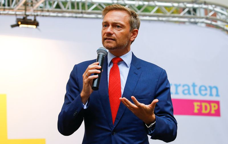 ARCHIV: Der Vorsitzende der Freien Demokraten (FDP) Christian Lindner hält eine Rede während seines Wahlkampfes in Hamburg, Deutschland