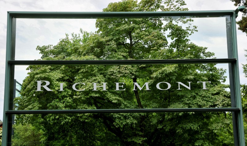 ARCHIV: Das Logo des Luxusgüterkonzerns Richemont an seinem Hauptsitz in Bellevue bei Genf, Schweiz