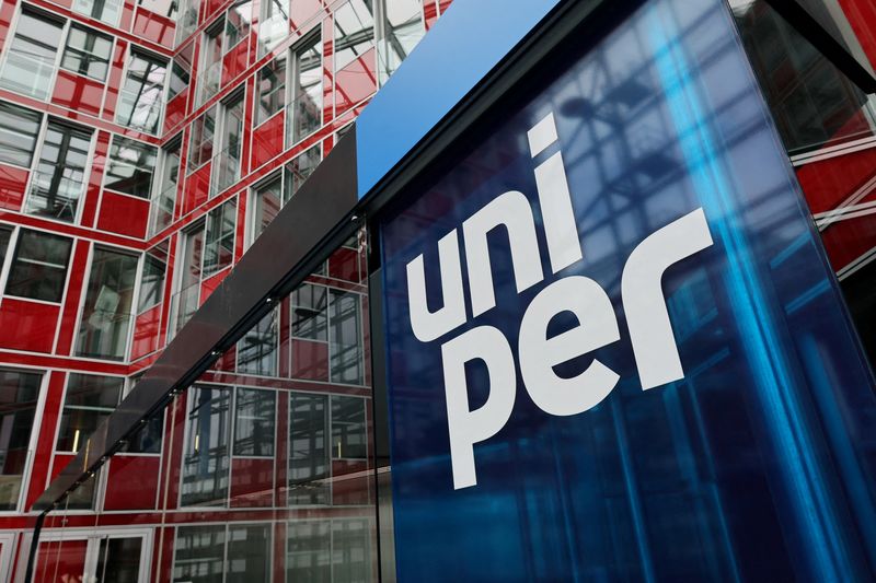 Le logo d'Uniper est visible au siège de la société à Düsseldorf, en Allemagne