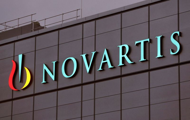 Photo d'archives du logo du fabricant de médicaments suisse Novartis