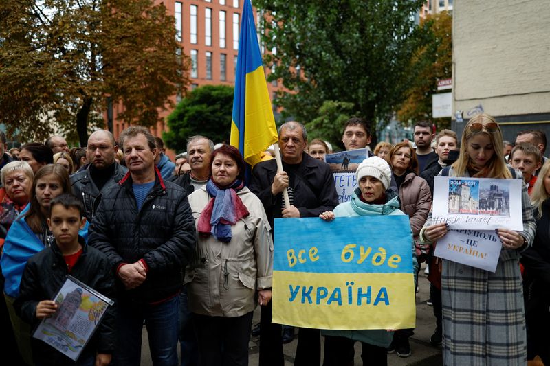 Rally against referendum in Mariupol, in Kyiv