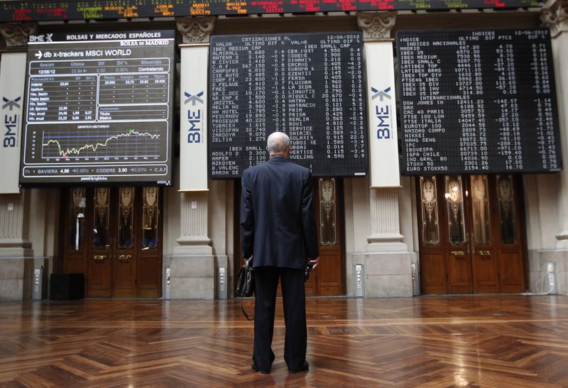 Un trader à la Bourse de Madrid