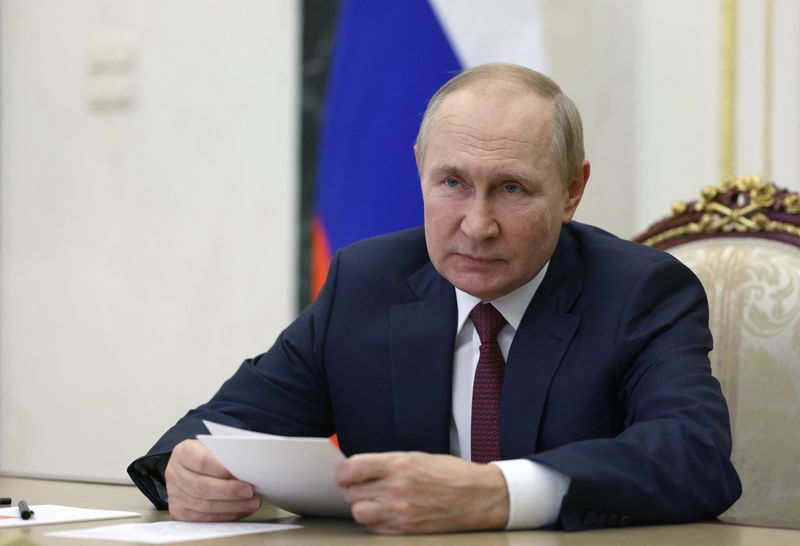 Il presidente russo Putin partecipa a una conferenza a Mosca