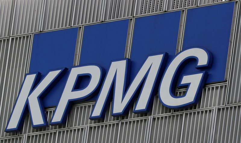 ARCHIV: Das KPMG-Logo im Büro im Finanzviertel Canary Wharf in London