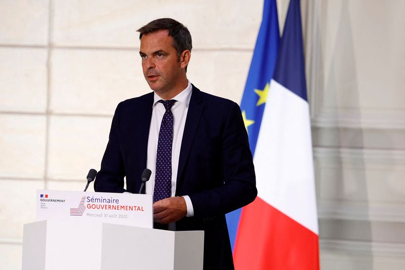 Le porte-parole du gouvernement français, Olivier Véran, s'exprime lors d'un point de presse à l'Elysée