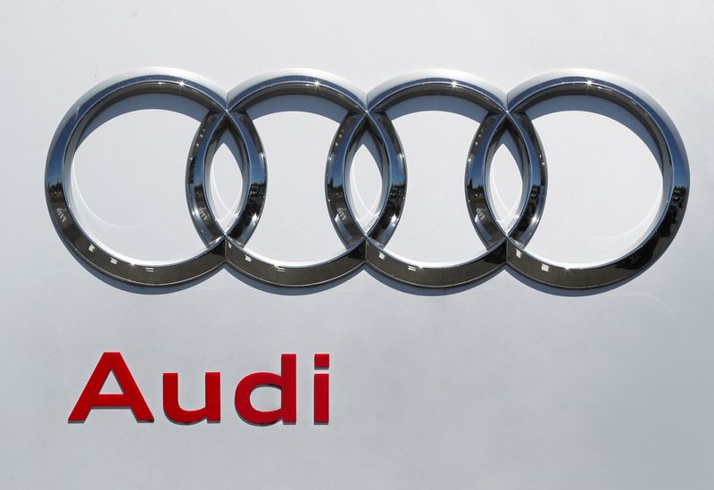 ARCHIV: Ein Audi-Logo im Autohaus Audi Centre Brussels in Brüssel