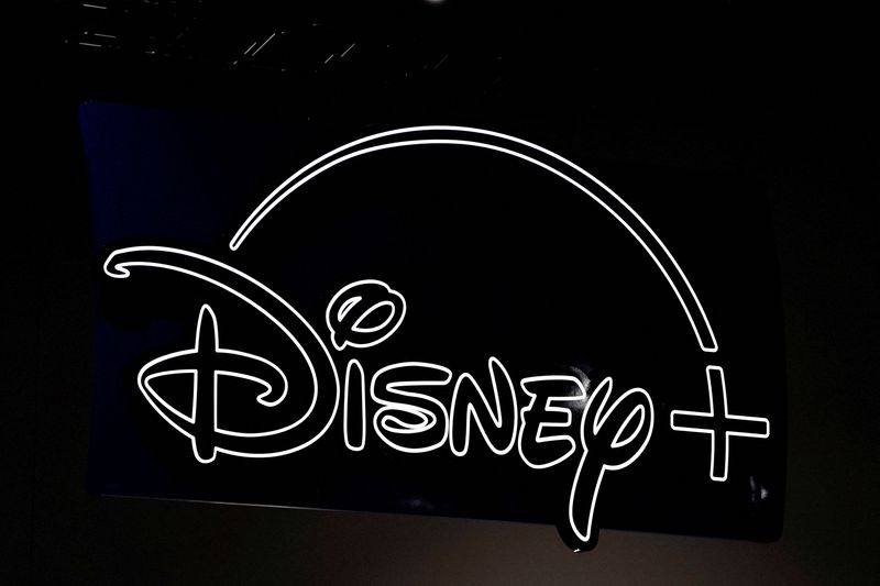 Il logo Disney+ al Comic-Con di San Diego, California