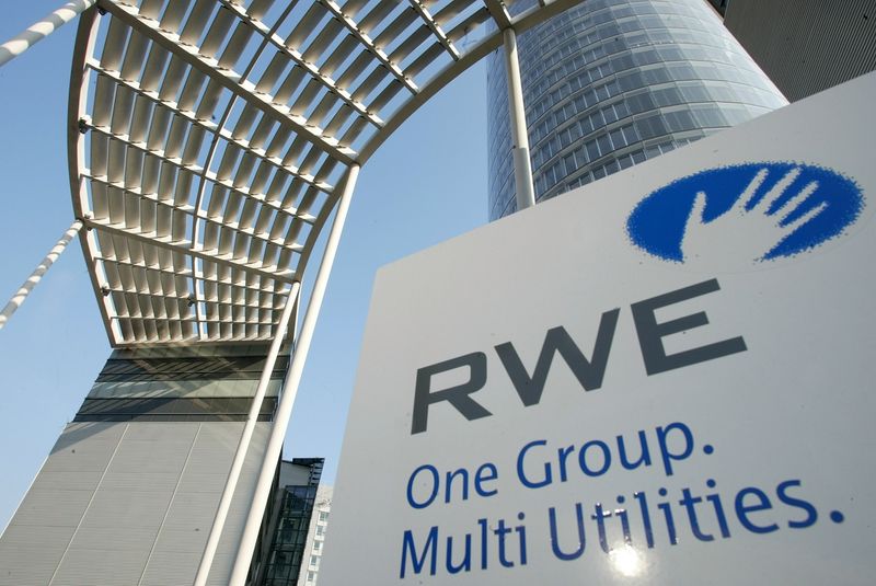 Ein Blick von außen auf die Zentrale der RWE AG in Essen.