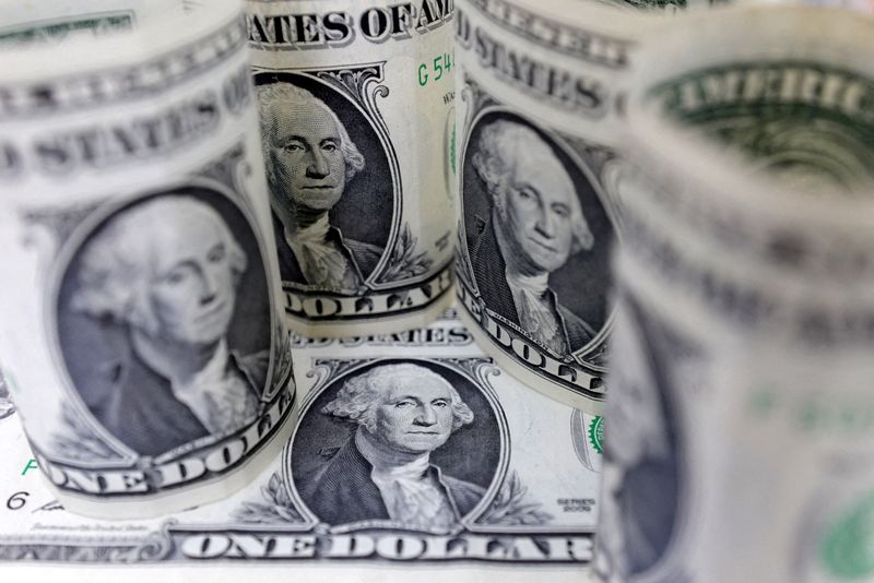 Photo of El dólar se tambalea mientras los inversores cuestionan la postura agresiva de la Fed.
