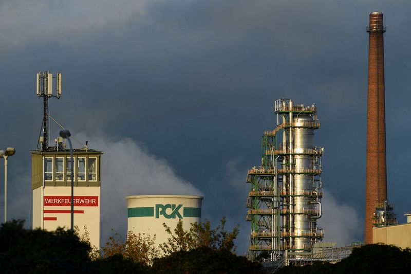 FOTO DE ARCHIVO: La refinería de petróleo en Schwedt